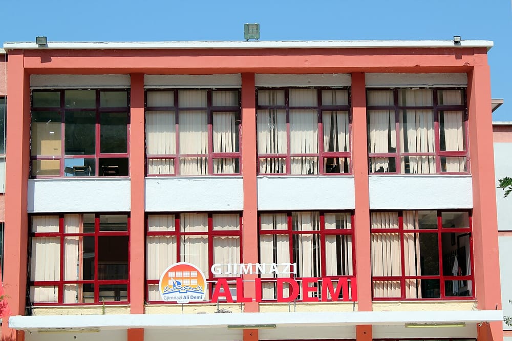 Një 17-vjeçare u rrah nga tri bashkëmoshatare në Fier