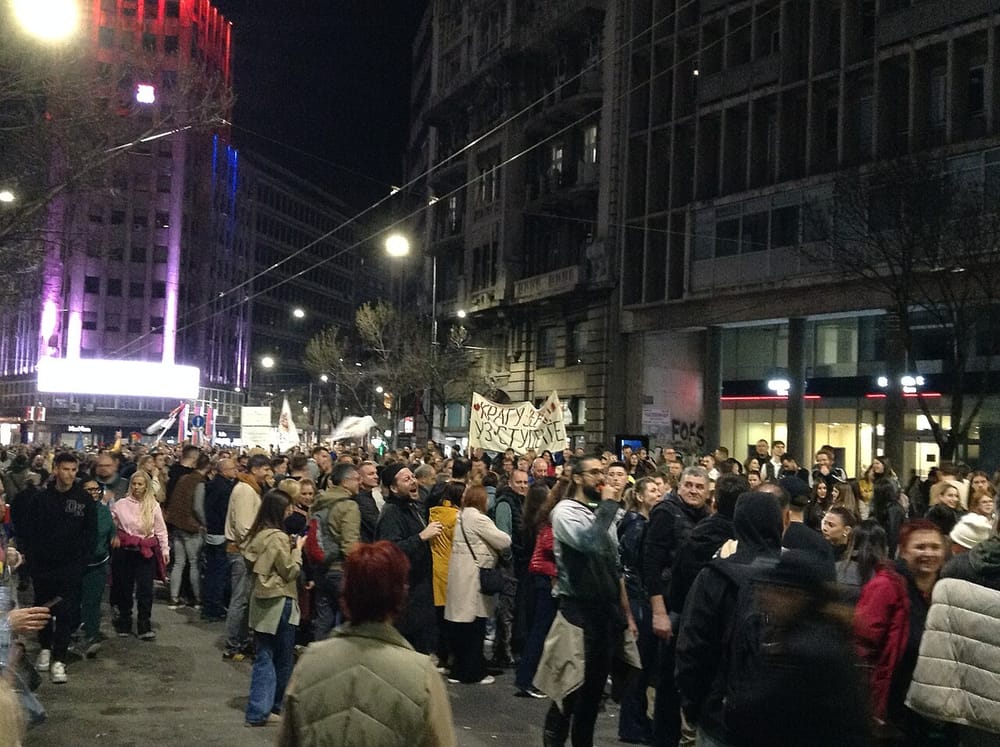 Çfarë mesazhe dërguan protestuesit në ditën e 33-të të revoltës në Tiranë?