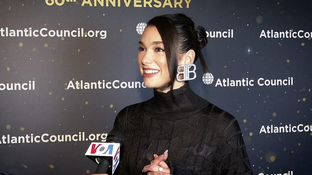 Si u rikthye Dua Lipa nga muaji i mjaltit në Itali?