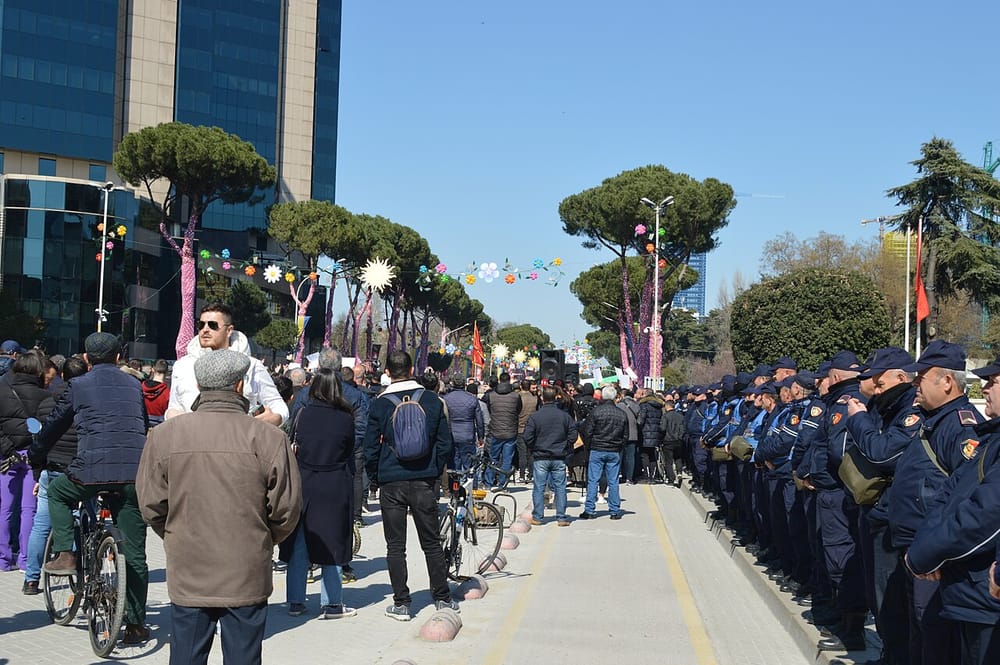 Pse protesta e 31-të mbylli me 'Nesër më shumë'?