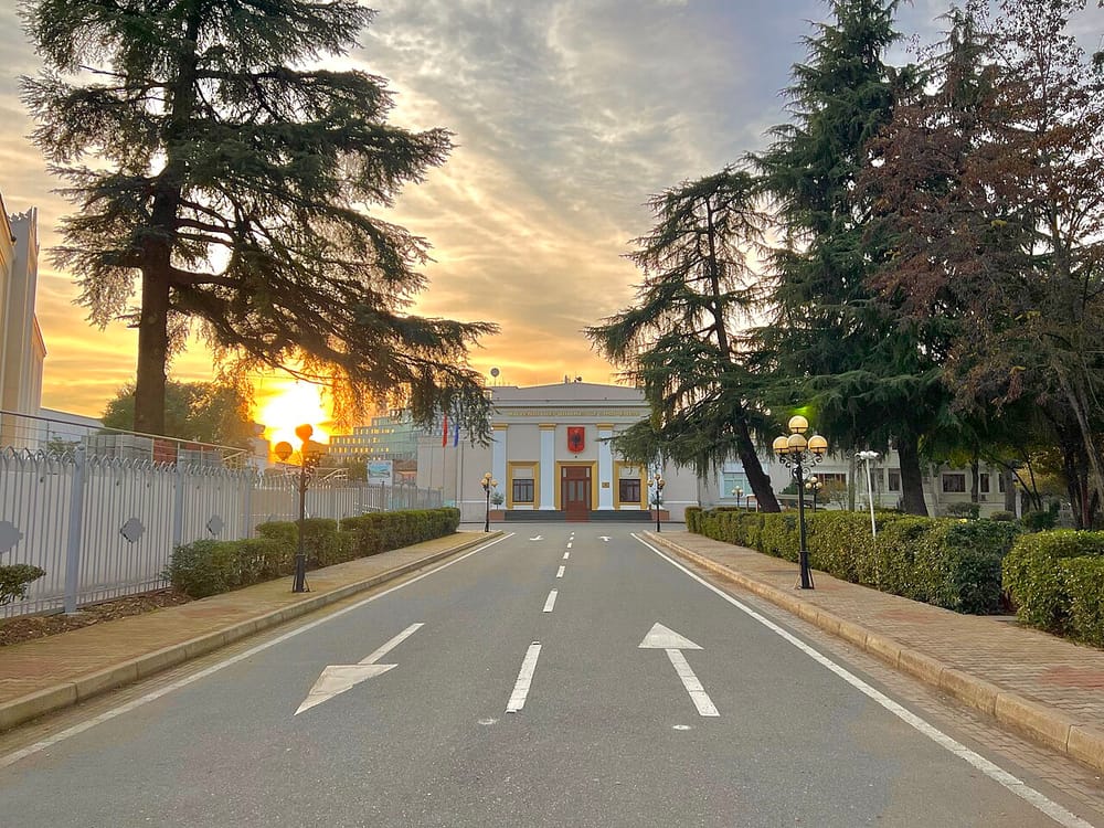 Protesta e 32-të paralajmëron bllokimin e deputetëve në Parlament