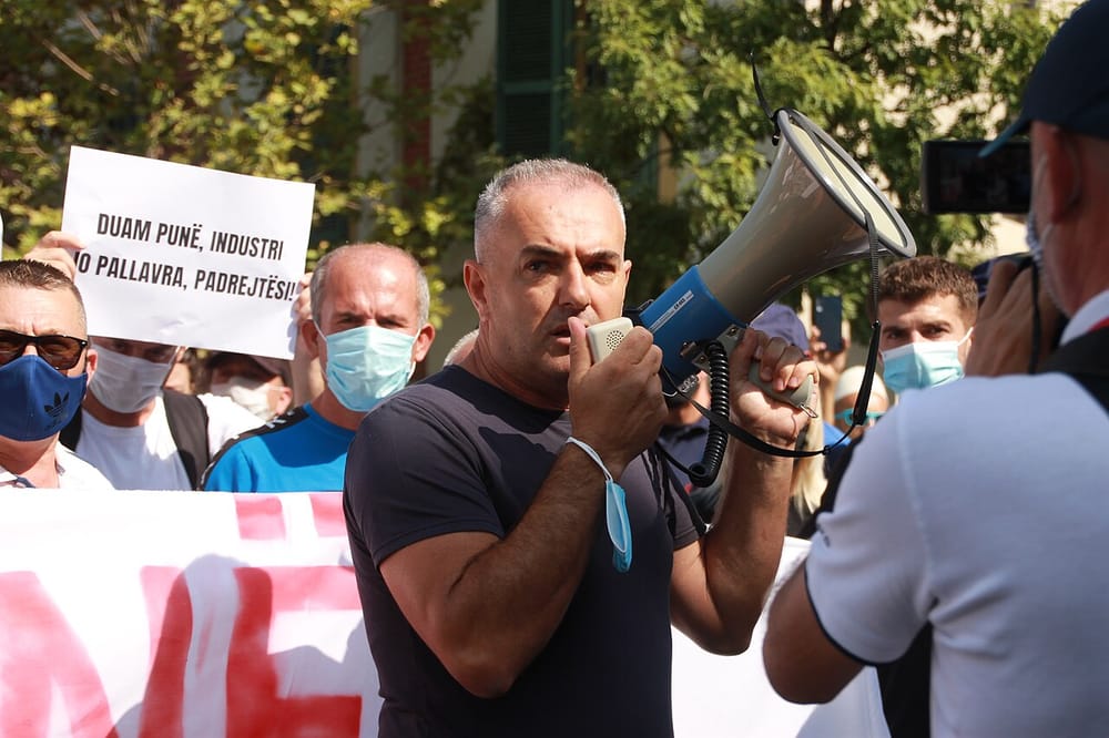 Sa persona u lënduan në protestën përballë Kuvendit?