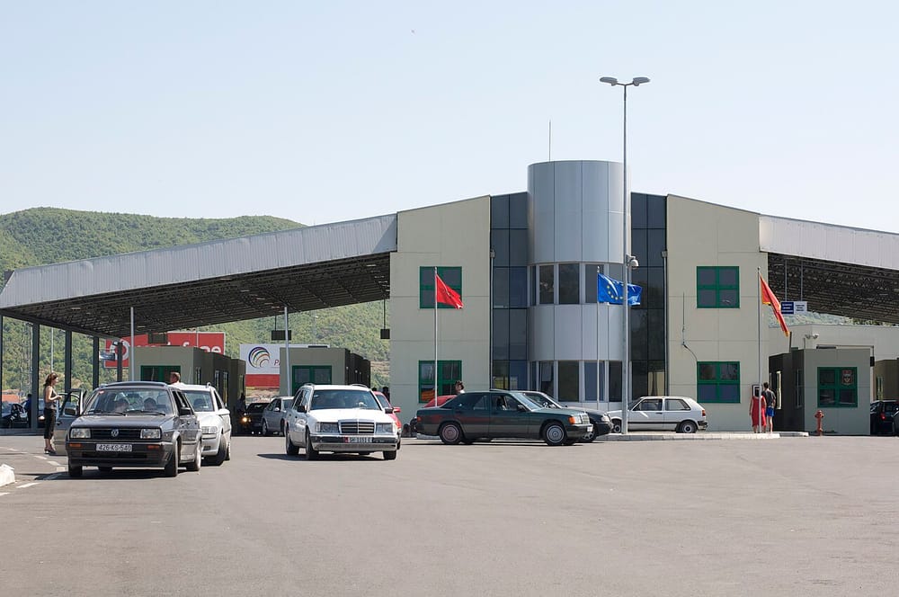 Si u arrestua francezi që fsheu një shtetase në valixhe në Muriqan?