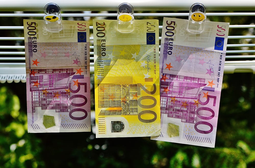 Si u përdor një pensioniste 70-vjeçare për faturime fiktive IT?