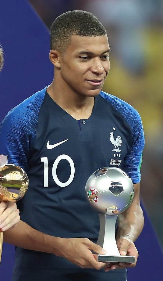Franca kryeson 1-0 ndaj Suedisë pas gjysmës falë Mbappé