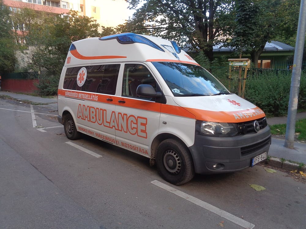 Nënë e bijë transportohen drejt Greqisë pas aksidentit të autobusit
