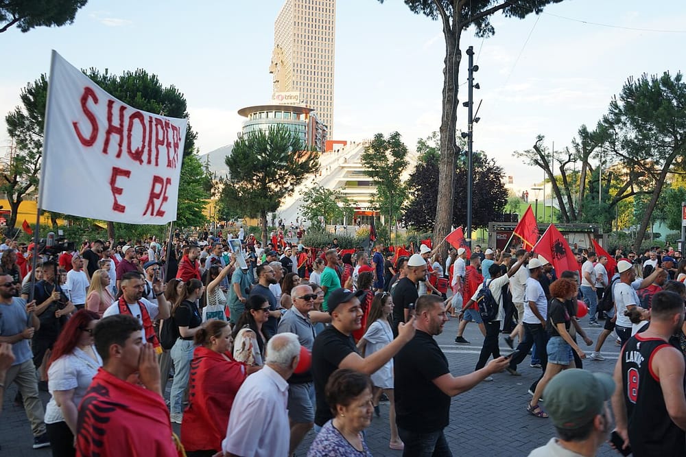 Pse Rama i quan 'mercenarë' protestuesit nga Kosova dhe Maqedonia?