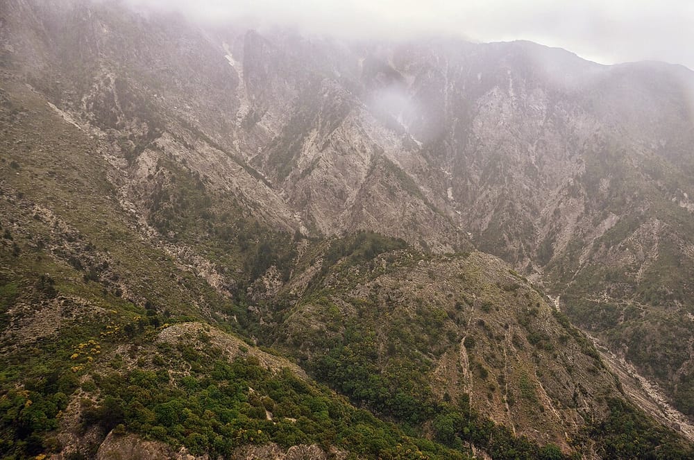 Turisti polak bllokohet në malin e Çikës — kërkohet ndërhyrje nga ajri