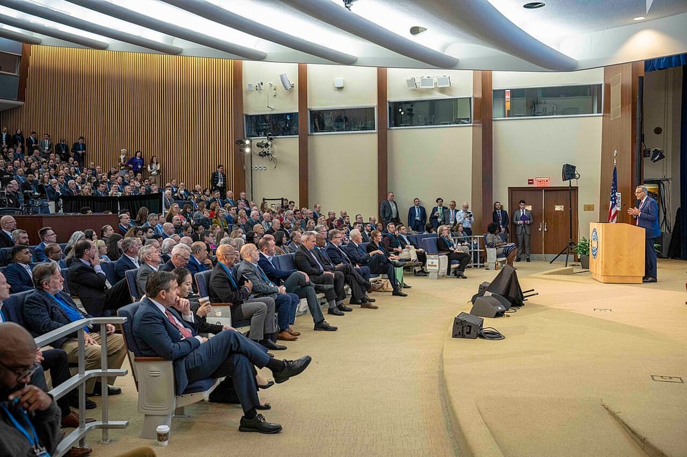 Uashingtoni lidh protestat e Sazanit me korrupsionin qeveritar