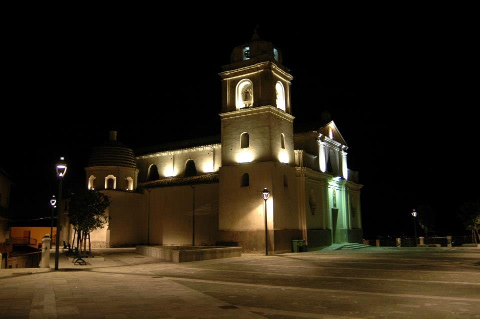 Kisha e Mbuzatit (San Giorgio Albanese), Kalabri, ku Variboba shërbeu si prift