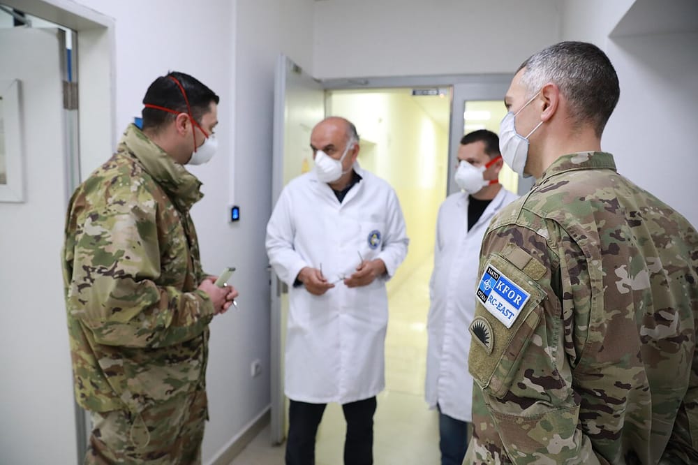 Vdes në QKUK gruaja e lënduar 5 ditë pas aksidentit në Mitrovicë