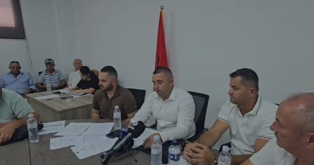 Këshilli Bashkiak i Selenicës voton kundër bashkimit me Vlorën
