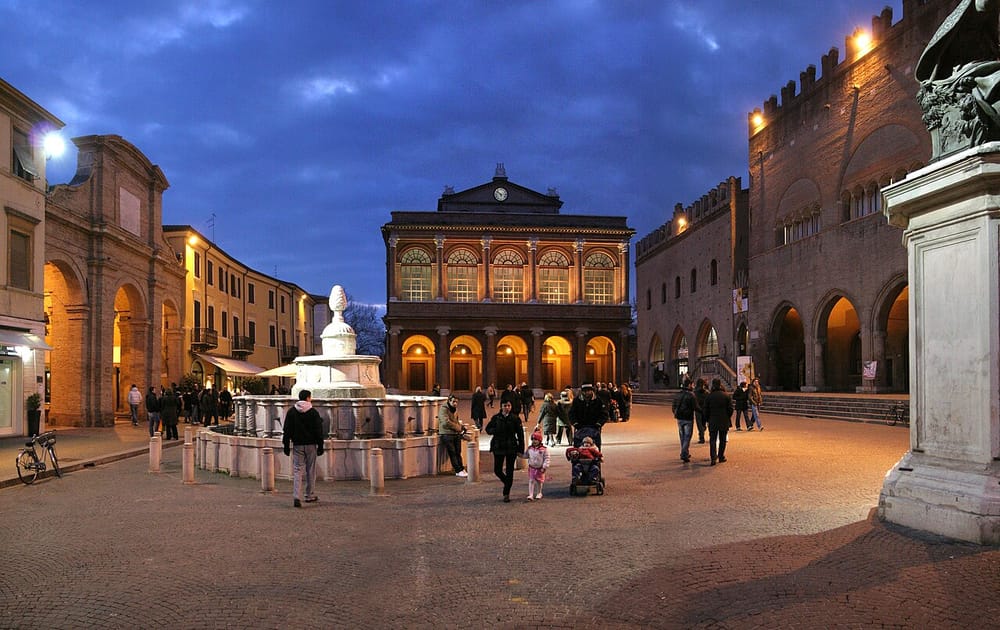 Rimini: Djali përfundon në spital duke mbrojtur nënën nga dhuna
