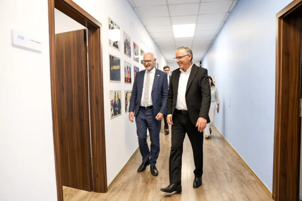 Hamza falënderon Guerot për kontributin në marrëdhëniet Kosovë-Francë