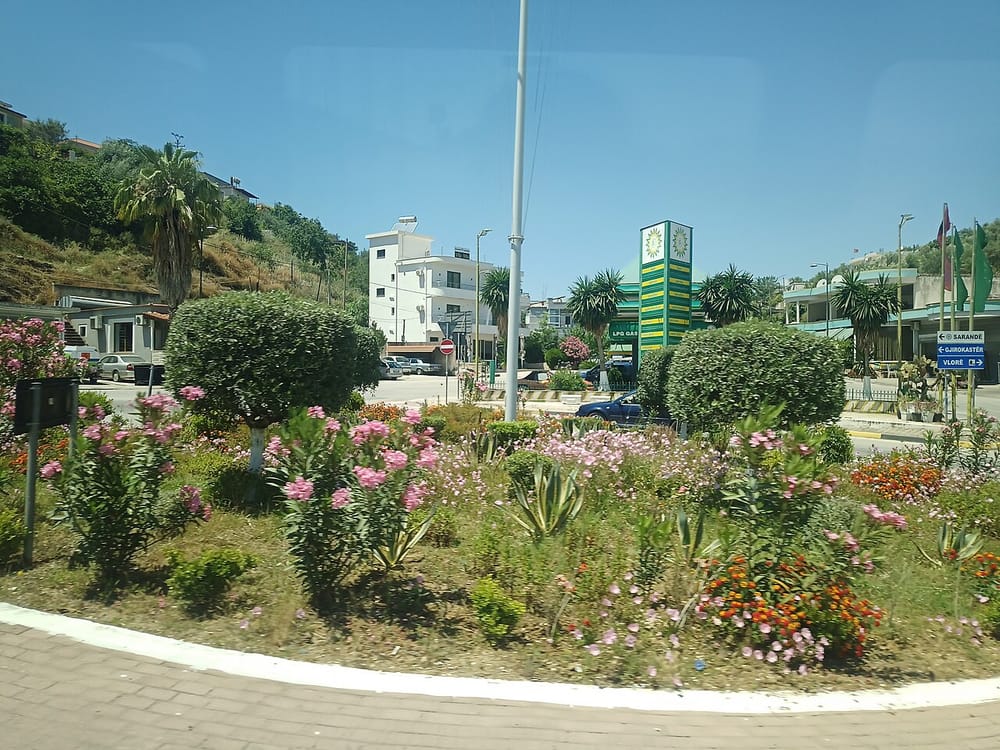 138 mijë pasagjerë kaluan nga Qafë Bota dhe Porti i Sarandës në korrik