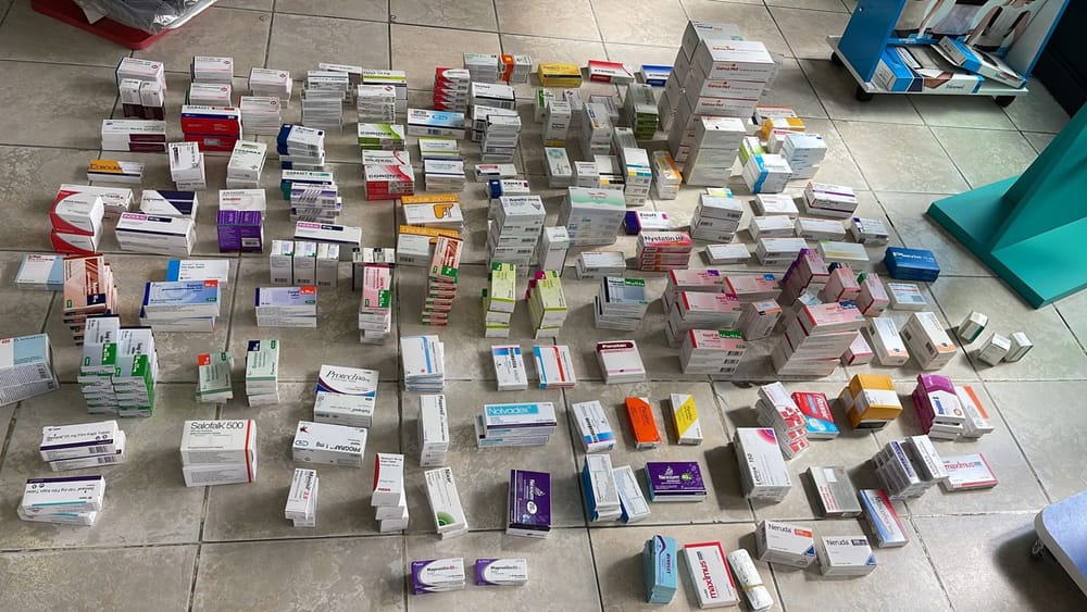 Dogana sekuestron 209 pako me barna të kontrabanduara në Prishtinë