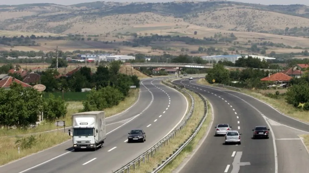 Trafiku pa vonesa kufitare dhe intensitet i lartë jashtë qyteteve