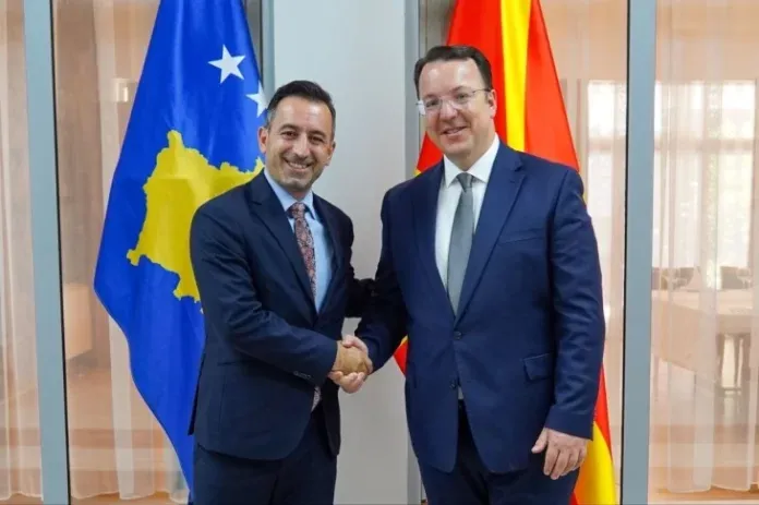Maqedonia e Veriut dhe Kosova synojnë rikthimin e linjës hekurudhore dhe pikën e përbas…