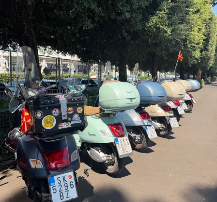 Shkupi organizon ngjarjen festive për 80-vjetorin e skuterit Vespa
