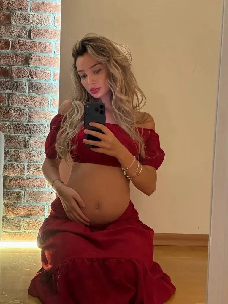 Ana Ejupi dhe Kevin Edmond në pritje të fëmijës së parë