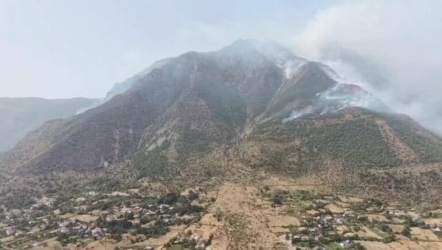 Flakët në Vajkal të Bulqizës dalin jashtë kontrollit