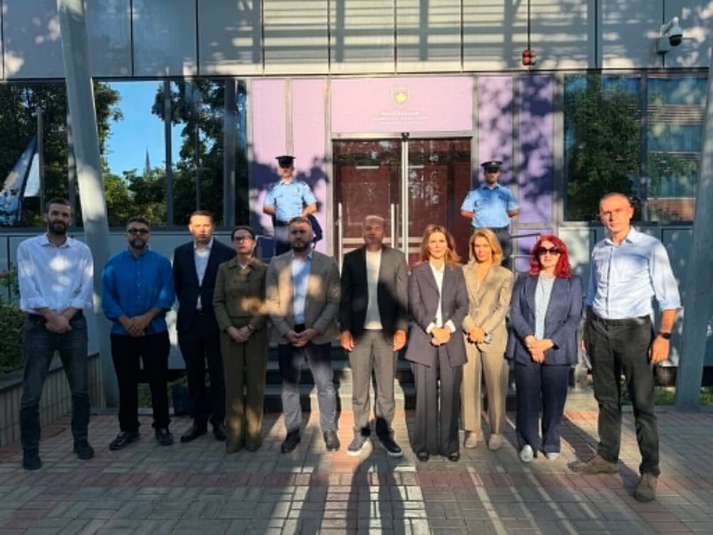 Deputetët e PDK-së bllokojnë sërish hyrjen e Qeverisë