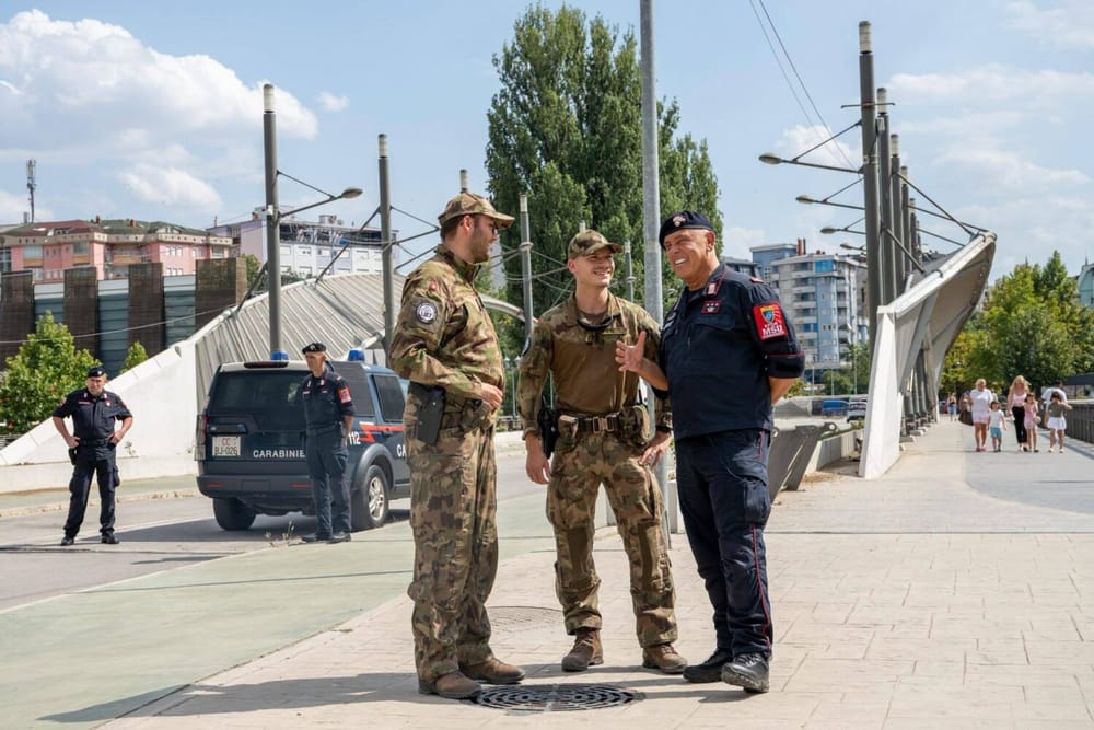 Komandanti i MSU-së së KFOR-it vlerëson gatishmërinë e trupave në Mitrovicë