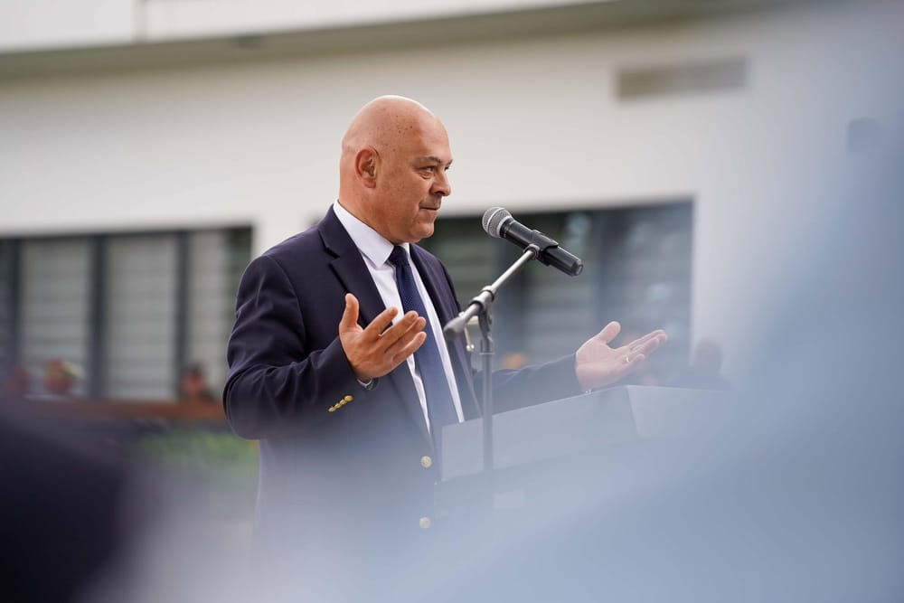 Ardian Gjini refuzon ftesën e Albulena Haxhiut për takim institucional