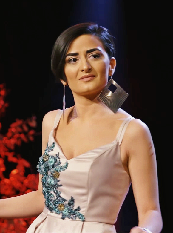Albina Kelmendi bëhet nënë për herë të parë dhe zbulon emrin e djalit