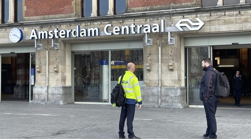 Katër të plagosur nga një sulm me thikë në Amsterdam