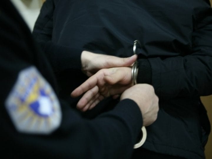 Arrestohet një person në Malishevë pasi sulmoi policët