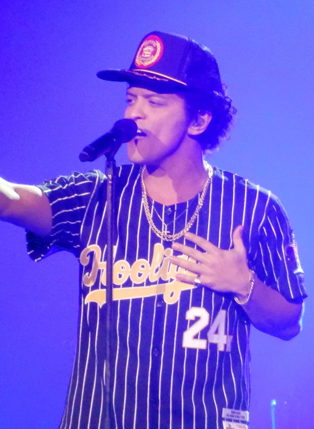 Bruno Mars dhe Karol G nxisin dyshime romace me bashkëpunimin muzikor