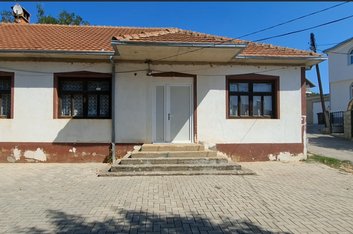 Mbyllen disa shkolla në rajonin e Strugës për shkak të numrit të nxënësve