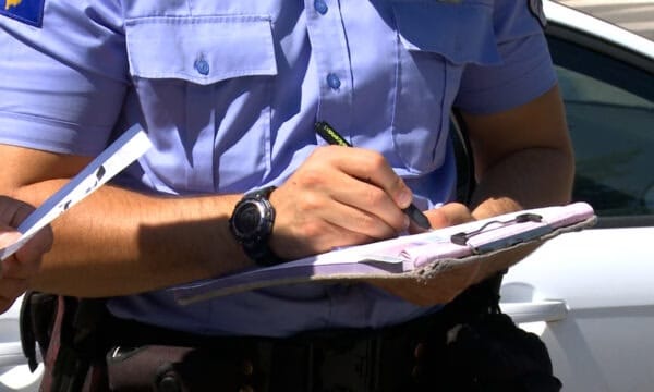 Policia shqiptoi 1981 gjoba trafiku gjatë 24 orëve të fundit
