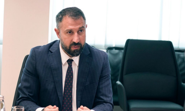 Krasniqi: Mjetet e komunave u kthyen përmes projekteve investuese