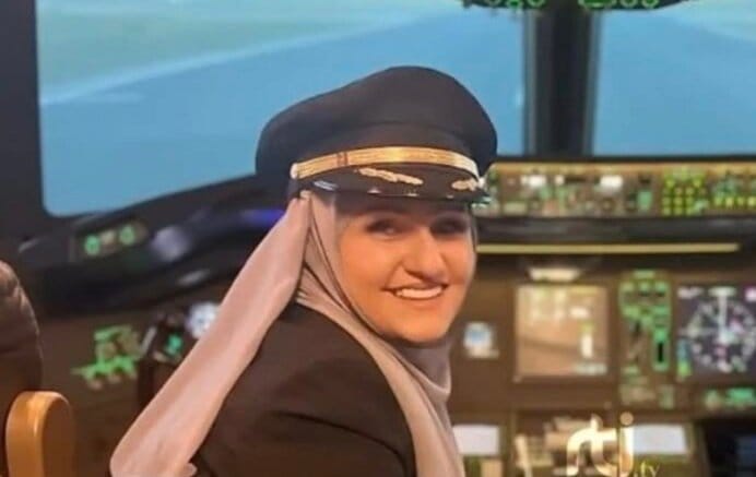 Naime Avdyli-Feta bëhet pilotja e parë shqiptare në Boeing 737