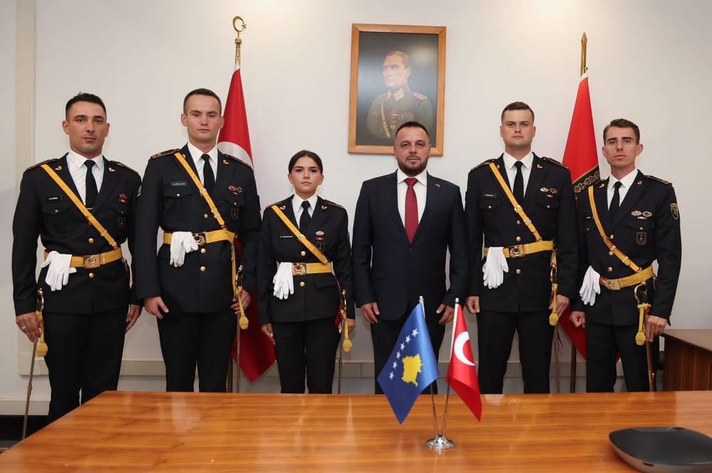 Pesë kadetë kosovarë diplomojnë në Akademinë Ushtarake të Turqisë