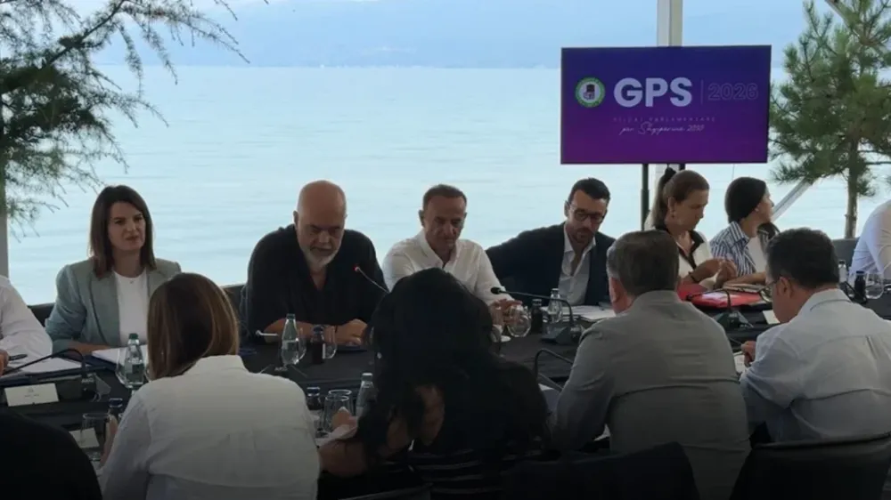 Rama nis takimin dyditor në Pogradec me drejtuesit e PS