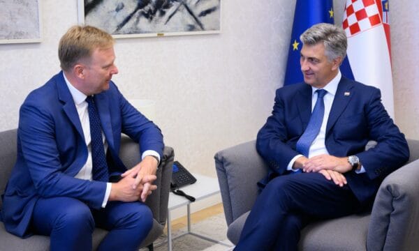 Sørensen në Zagreb: Kroacia mbështetë normalizimin Kosovë-Serbi
