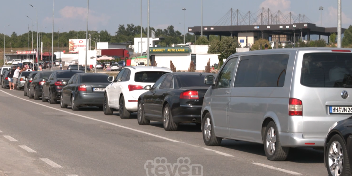 Pritje deri në dy orë në Merdarë, kolona 1.2 km