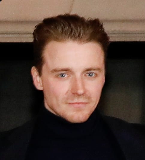 Jack Lowden renditet si favoriti kryesor për rolin e ri të James Bondit