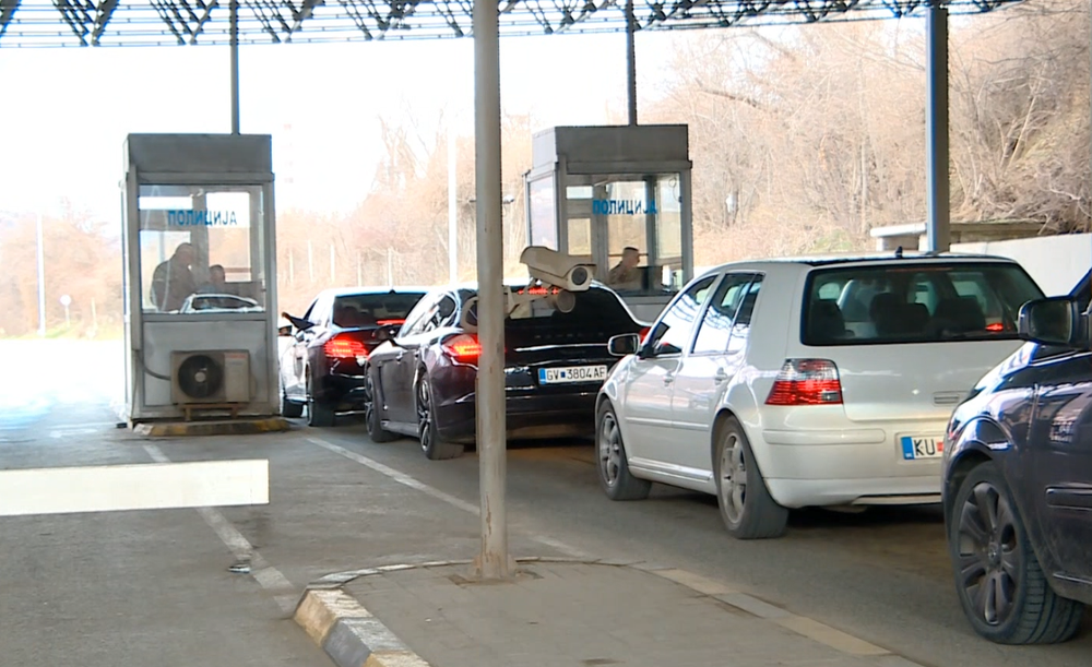 Qarkullim i shtuar jashtë zonave urbane, pa vonesa në kufij