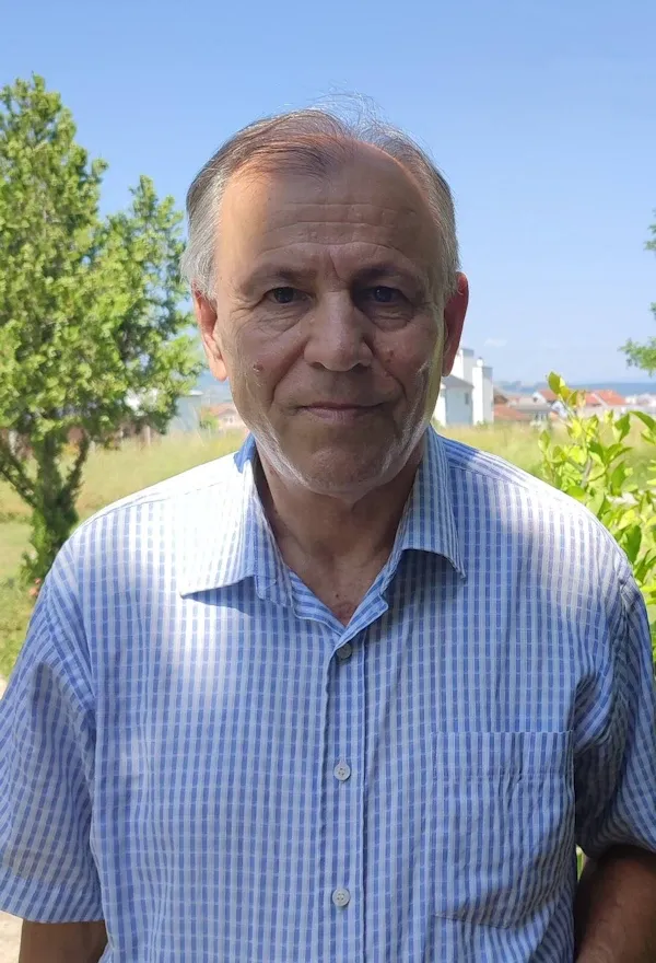 Antologjia "Diell në sytë e saj" përmbledh 153 poetë shqiptarë
