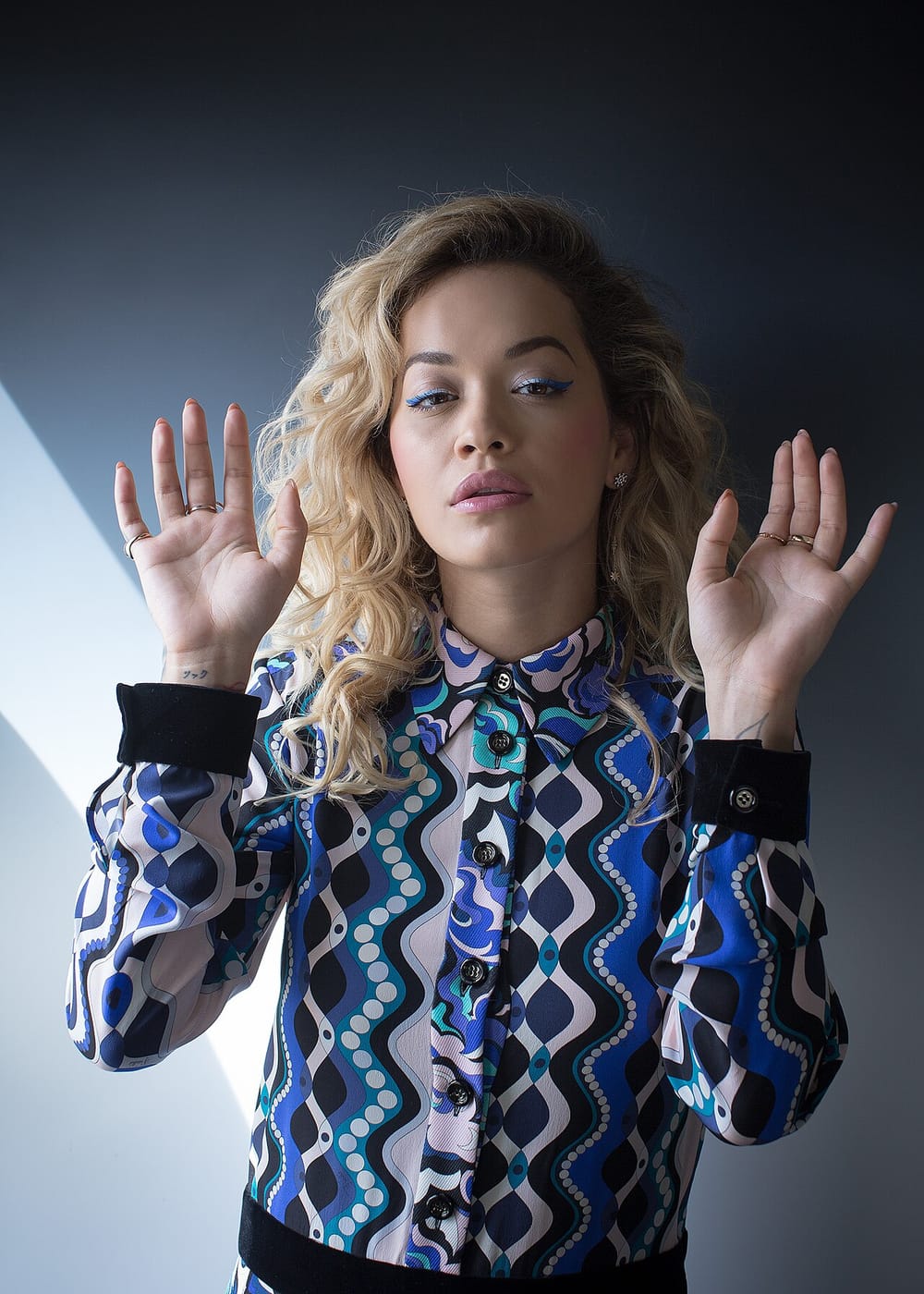 Rita Ora ndez skenën në Poznań me performancë elektrizuese