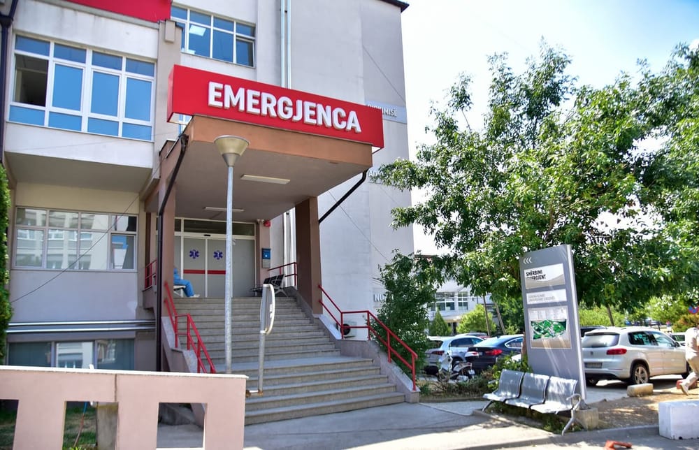 I mituri plagos aksidentalisht vëllain 10-vjeçar me armë në Podujevë