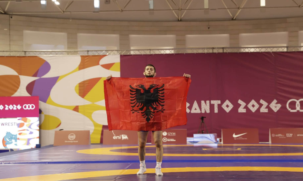 Dudaev i jep Shqipërisë medaljen e parë të artë në Taranto 2026