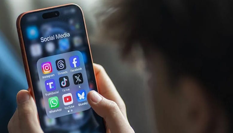 Projektligji në Zelandën e Re synon kufizimin e rrjeteve për të miturit