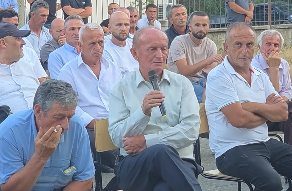 Banorët e Klosit kundër reformës administrative dhe shkrirjes