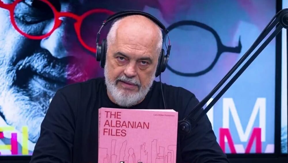 Gazeta zvicerane: Rama drejton personalisht bumin e ndërtimeve