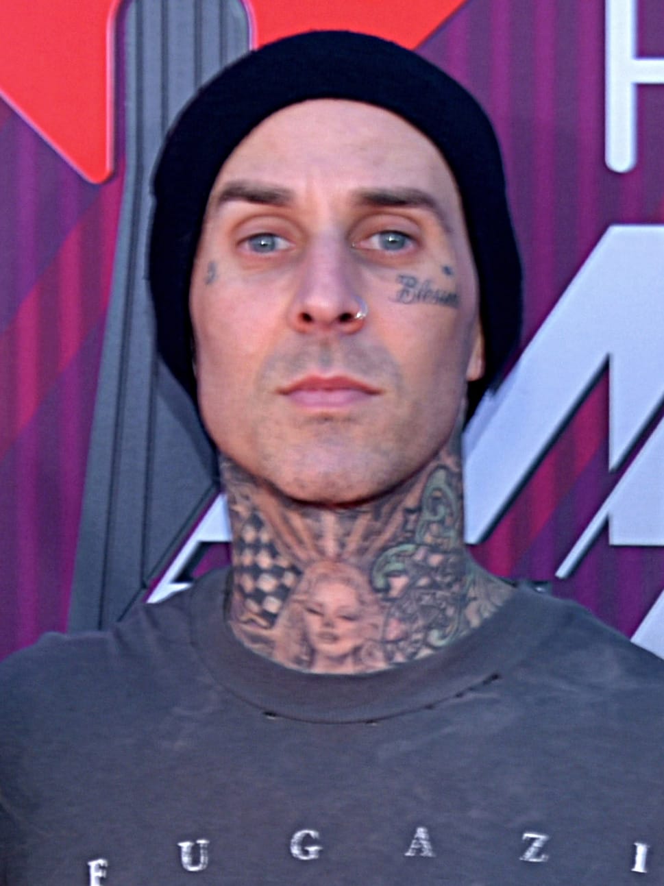 Travis Barker tregon sekretin e martesës me Kourtney Kardashian